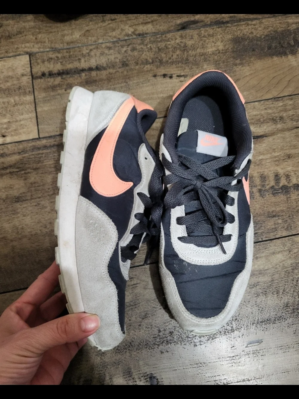 * Nike MD Valiant GS sneakers grey textile upper with suede 6Y